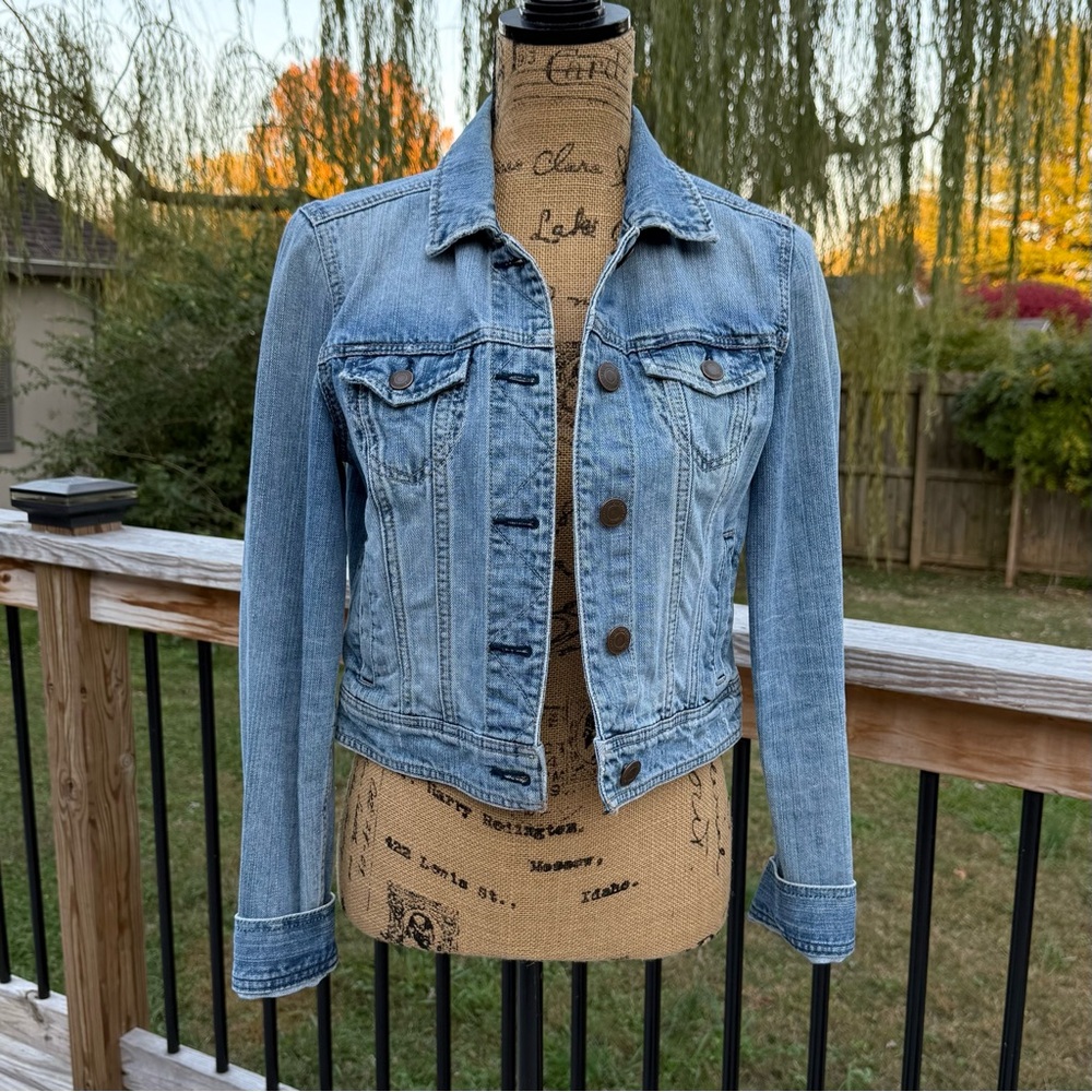 Vintage Y2K American Eagle Outfitters AEO Denim Jean Jacket size Medium